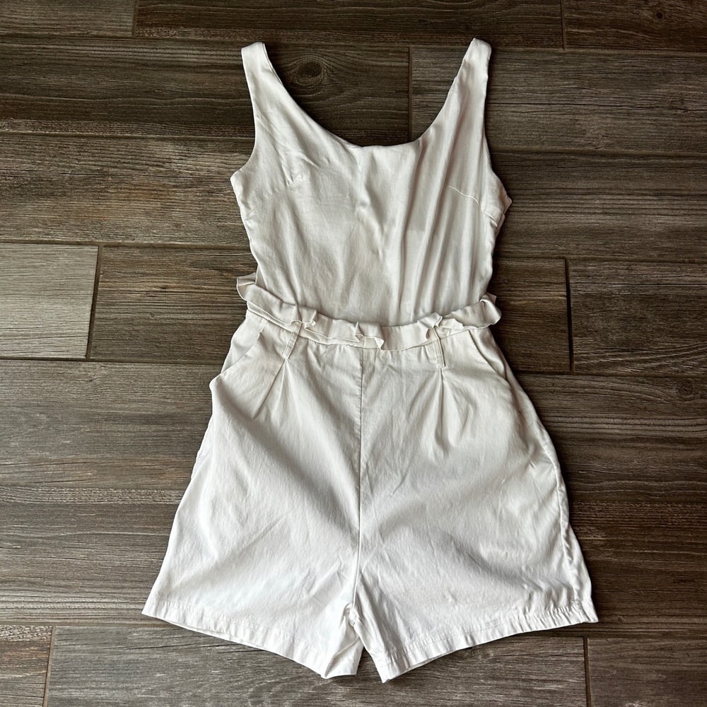 White Sleeveless Romper Ruffle Waist Adjustable Straps Cute Casual Romper, Small